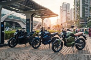 EV Bikes in India: नई इलेक्ट्रिक बाइक खरीदने से पहले जानें Ultraviolette F77 Mach 2, Oben Rorr EZ और Revolt RV400 की पूरी जानकारी